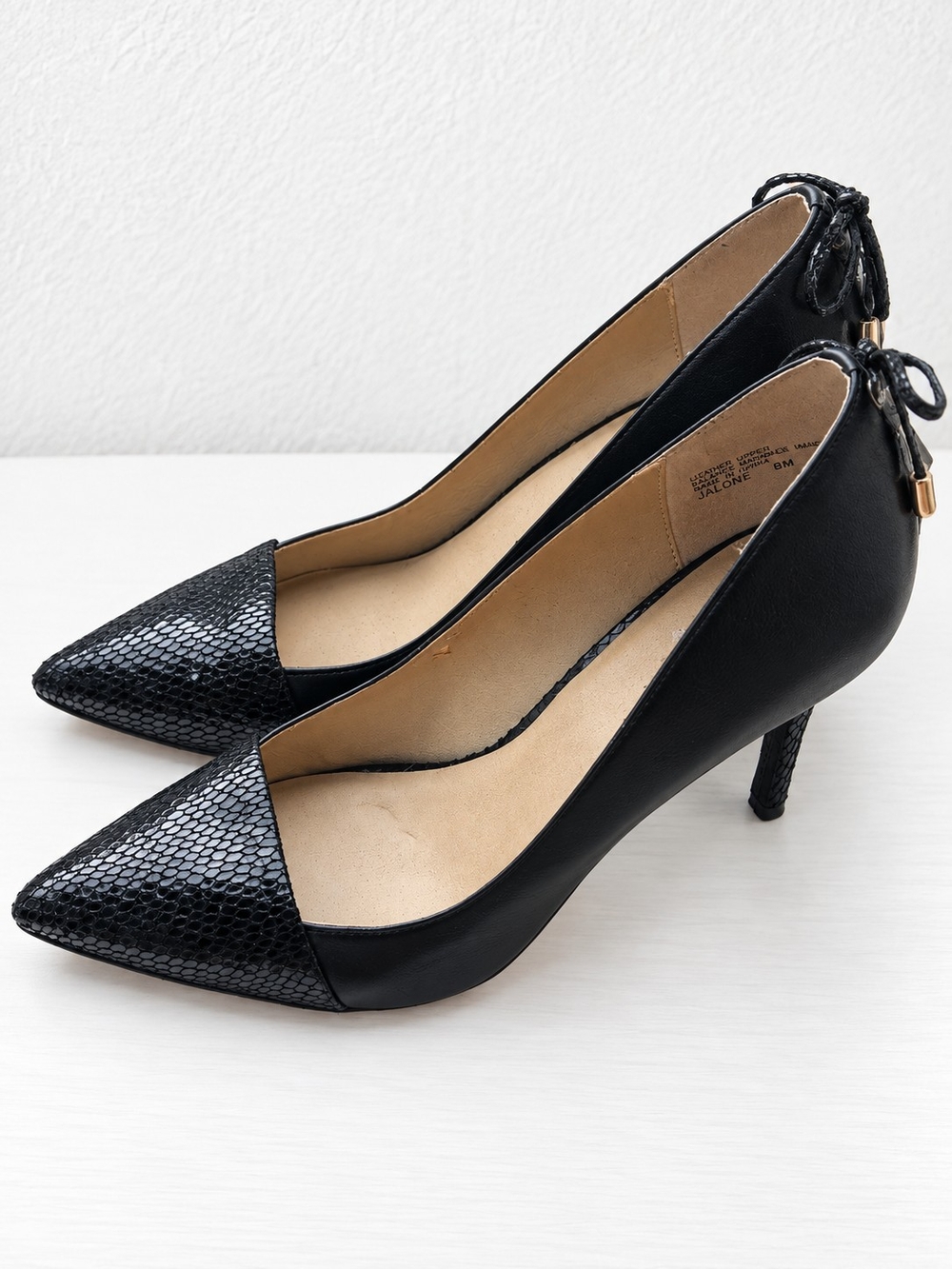 Levity Black Leather Snakeskin Pointed Toe Heels Pumps Size 8M 3” Heel